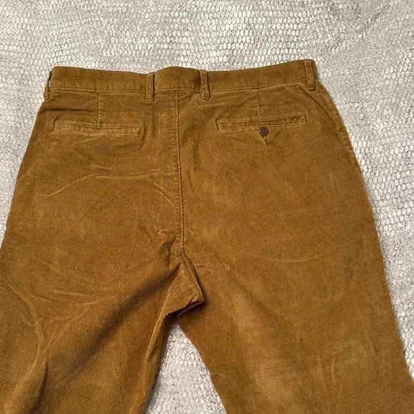 J. Crew Men's Broken-in Straight pant in stretch corduroy in vintage golden rod - Picture 7 of 8